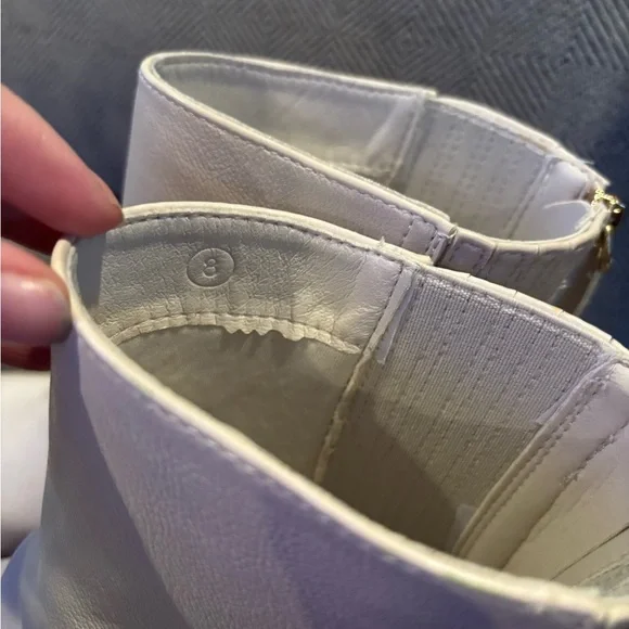 Chic White Zby Size 8 boots A00507 - Picture 3 of 8